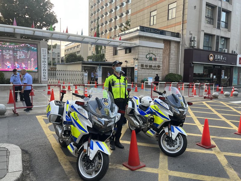 西安交警指揮中心“開學(xué)首日”指揮崗全員上崗，嚴(yán)防發(fā)生長時(shí)間、大面積交通擁堵。西安市交警支隊(duì)供圖