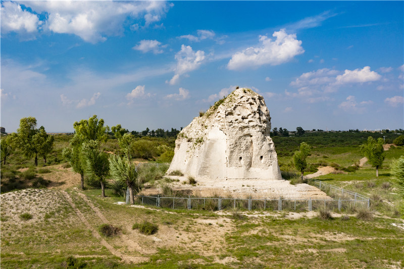 統(tǒng)萬城永安臺遺址