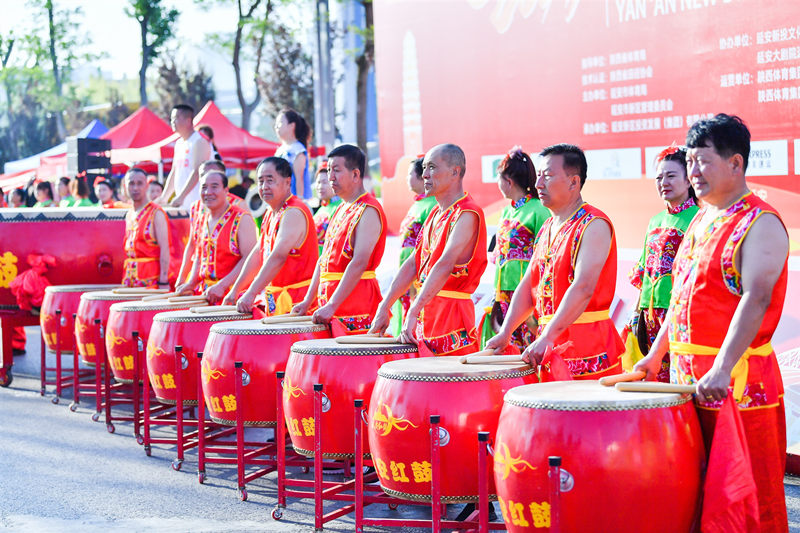 2023延安新區(qū)紅色半程馬拉松賽激情開賽。陜西體育集團(tuán)供圖